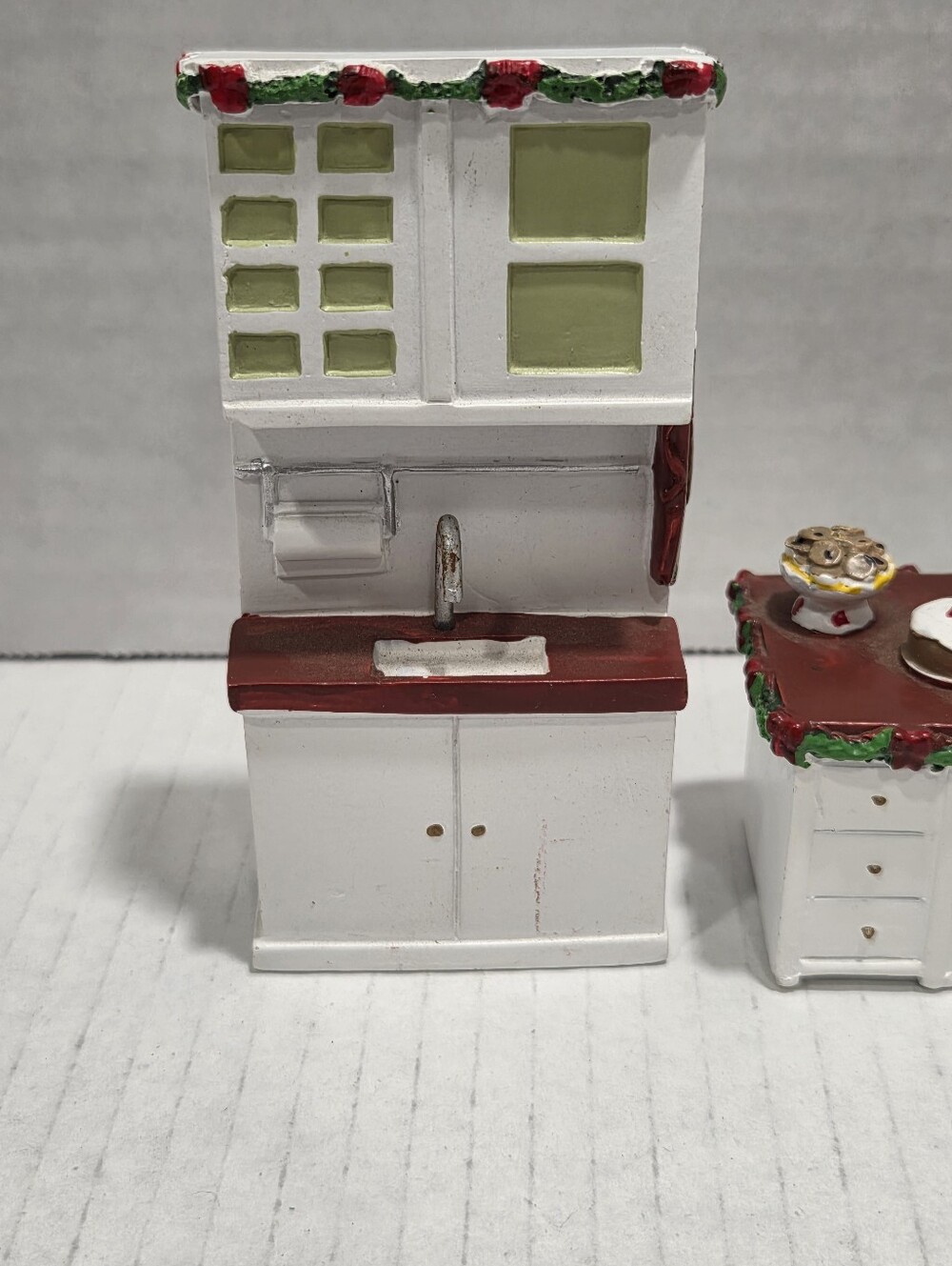 Collections ETC Christmas Kitchen Miniatures Dollhouse Vintage - Picture 2 of 8